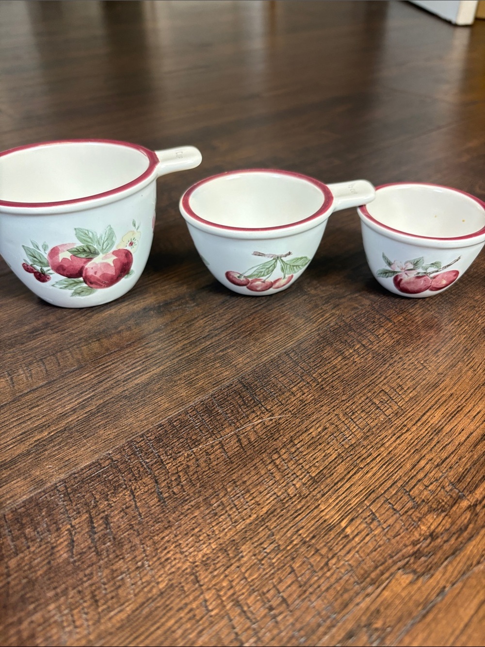Pfaltzgraff Delicious set of White Ceramic Measuring Cups with Red Fruit Pattern